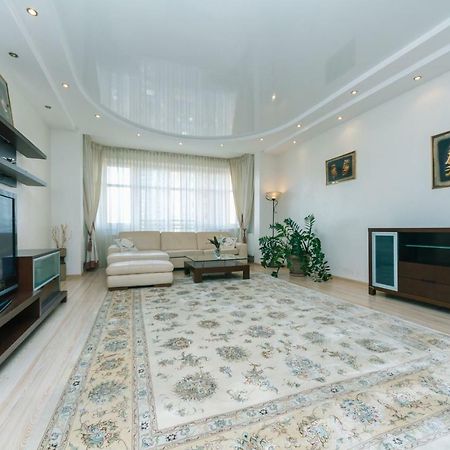 3 Комнатные Апартаменты В Центре Печерска Kiev Extérieur photo