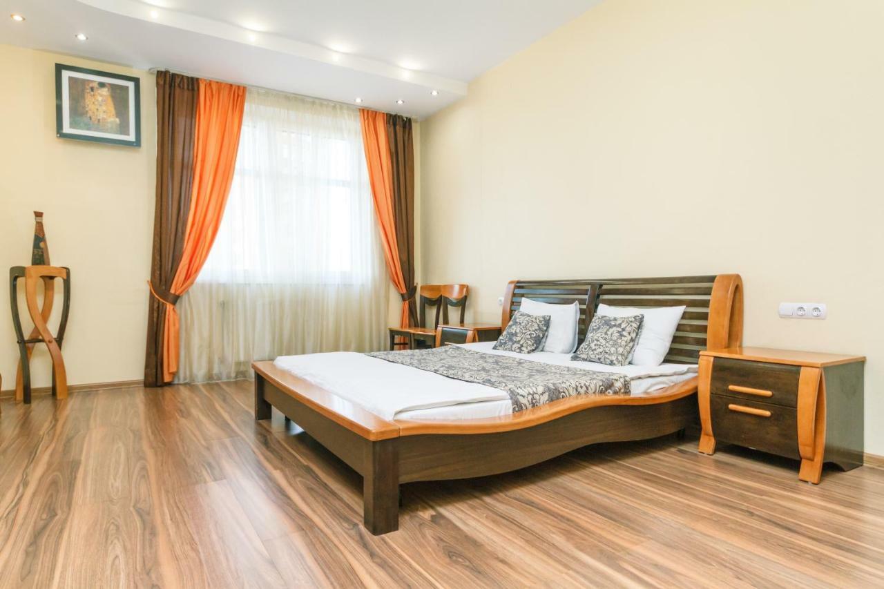 3 Комнатные Апартаменты В Центре Печерска Kiev Extérieur photo
