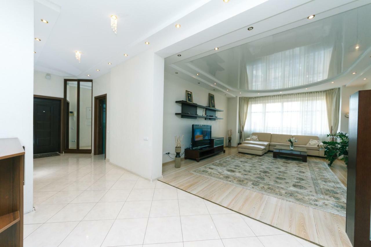 3 Комнатные Апартаменты В Центре Печерска Kiev Extérieur photo